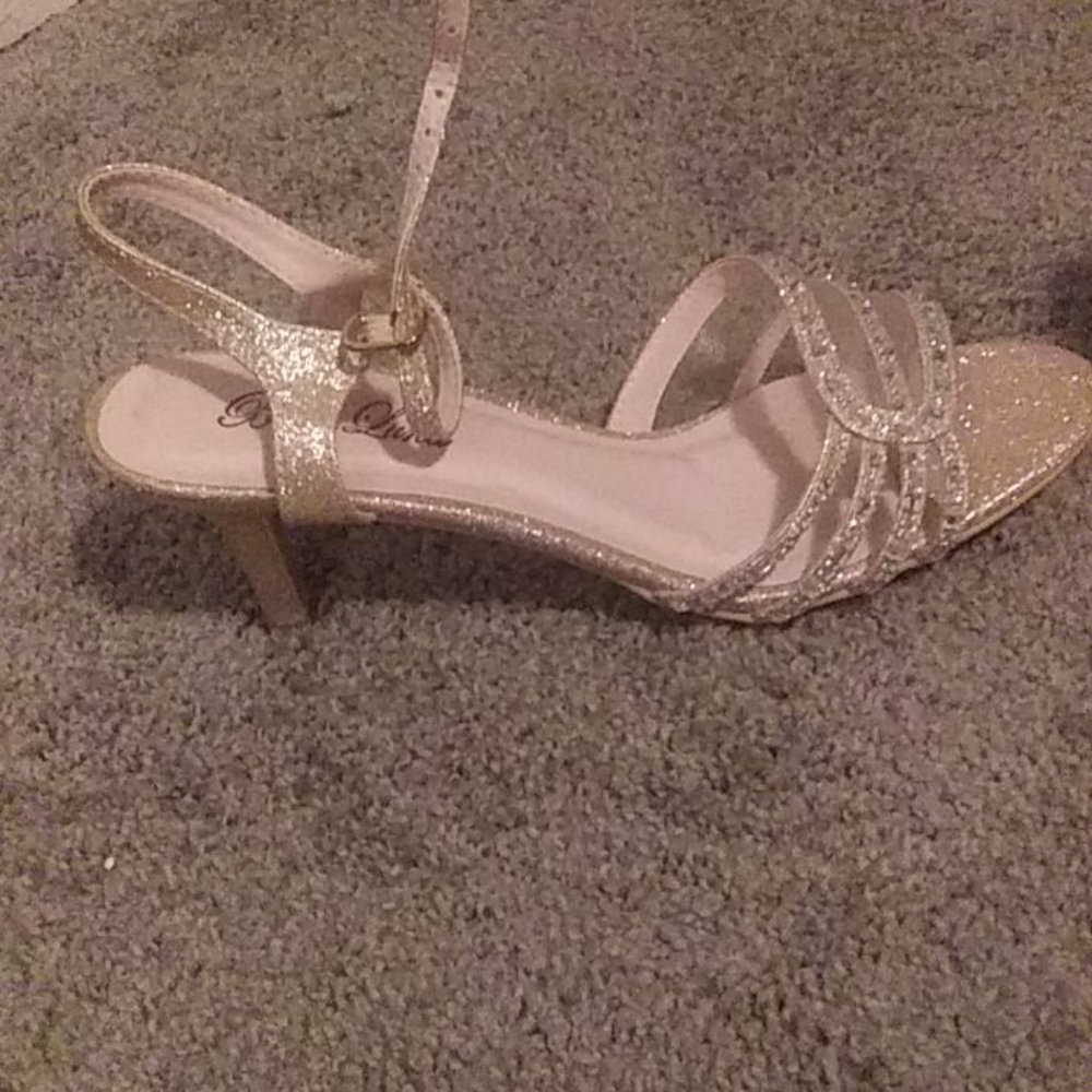 Princess Heels w/ Rinestones! - Picture 2 of 3
